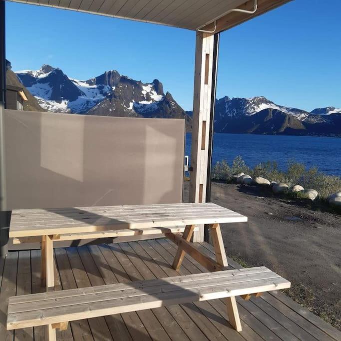 Senja, Husoy I Senja. Leilighet Med Utsikt Over Fjord Og Fjell Tofta Exterior foto